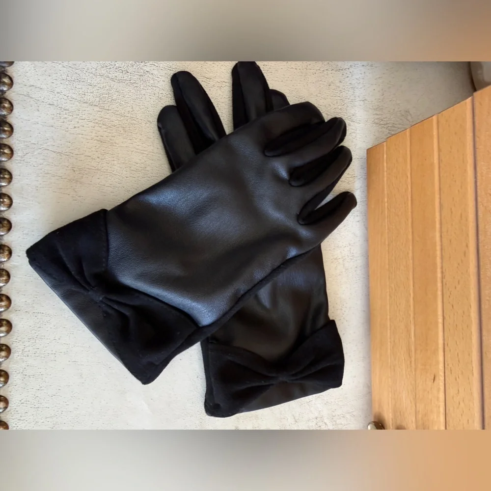 Black Faux Leather Bow Cuff Lined Gloves Women’s Winter